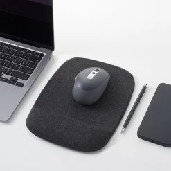 Quill Brand® Mouse Pad With Gel Wrist Rest, Black (53326) -Quill Brand® 1A33CA83 36E0 461C 98A61EA94DC1ACA9 s7